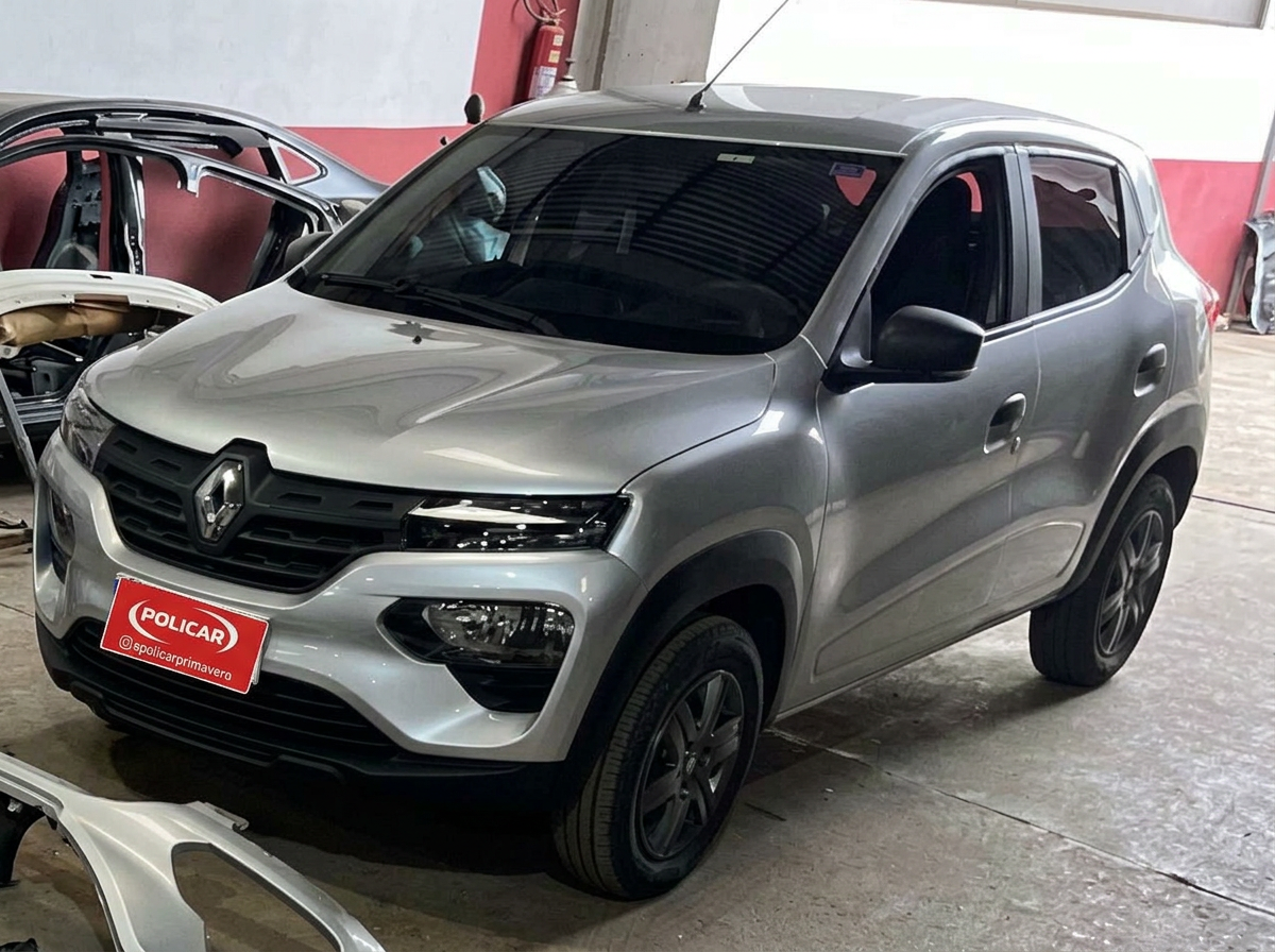 Renault Kwid · Lateral recuperada — depois
